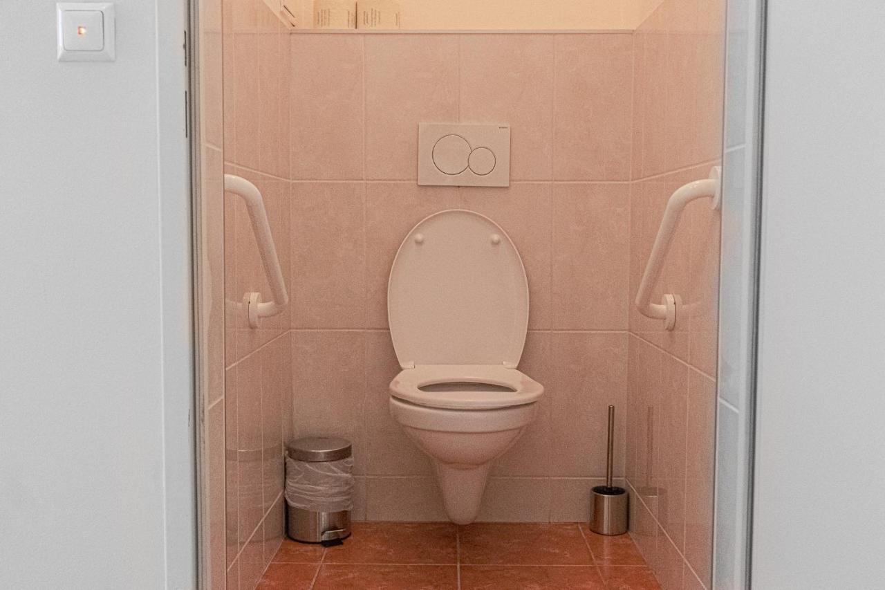 Modern 2Br Apt. Perfect For Long And Short Stays Viena Exterior foto